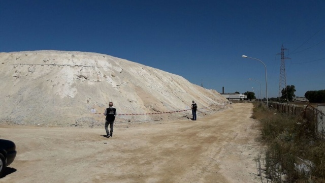 Scandalo Fluorsid: capre e pecore morte per rifiuti pericolosi interrati e discariche abusive