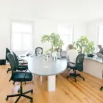 Luce Naturale in Ufficio: Benefici per Salute e Produttività