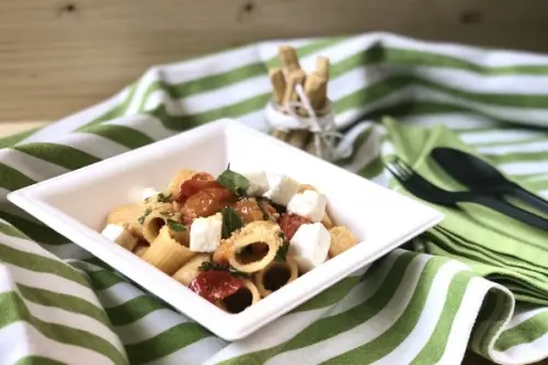 Piatti biodegradabili: un regalo per la natura sempre più popolare